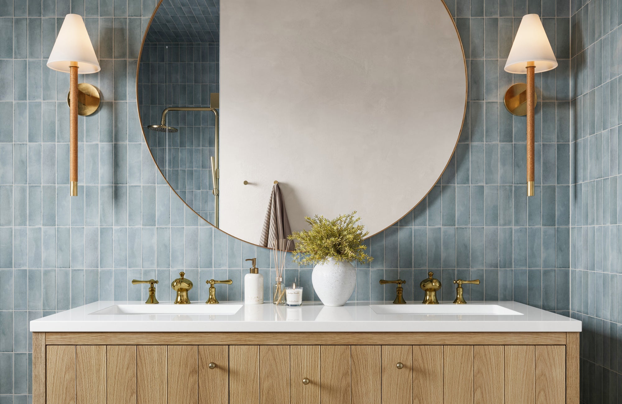null Light oak double vanity with a wide countertop and symmetrical sinks, enhancing a well-balanced bathroom design.