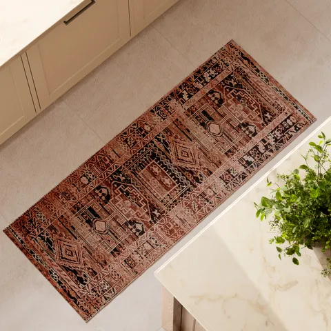Hutchinson 2'0" x 5'0" Rug in Rust / Desert