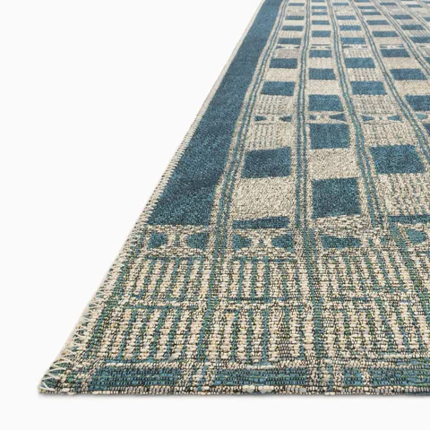 Evermere 7'10" x 11'2" Indoor/Outdoor Rug in Blue / Ivory
