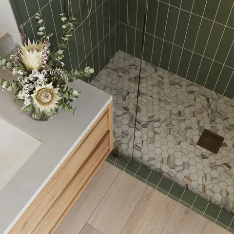 Aniston 2 x 2 Matte Porcelain Hexagon Mosaic Tile in Calacatta Cremo