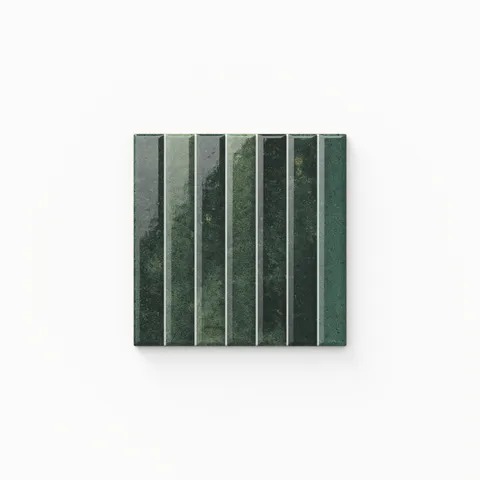 Miley 4.5 x 4.5 Glossy in Grass Sample