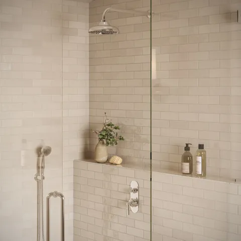 Cleo 0.43 x 6.3 Glossy Ceramic Rounded Edge Tile in Cream