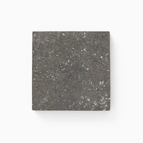 Dylan 4 x 4 Matte in Nero Sample