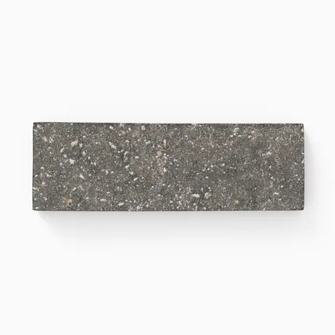 Dylan 2 x 6 Matte in Nero Sample