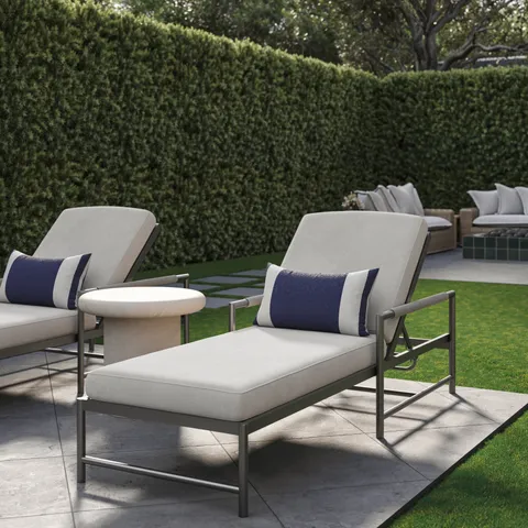Vetra Chaise