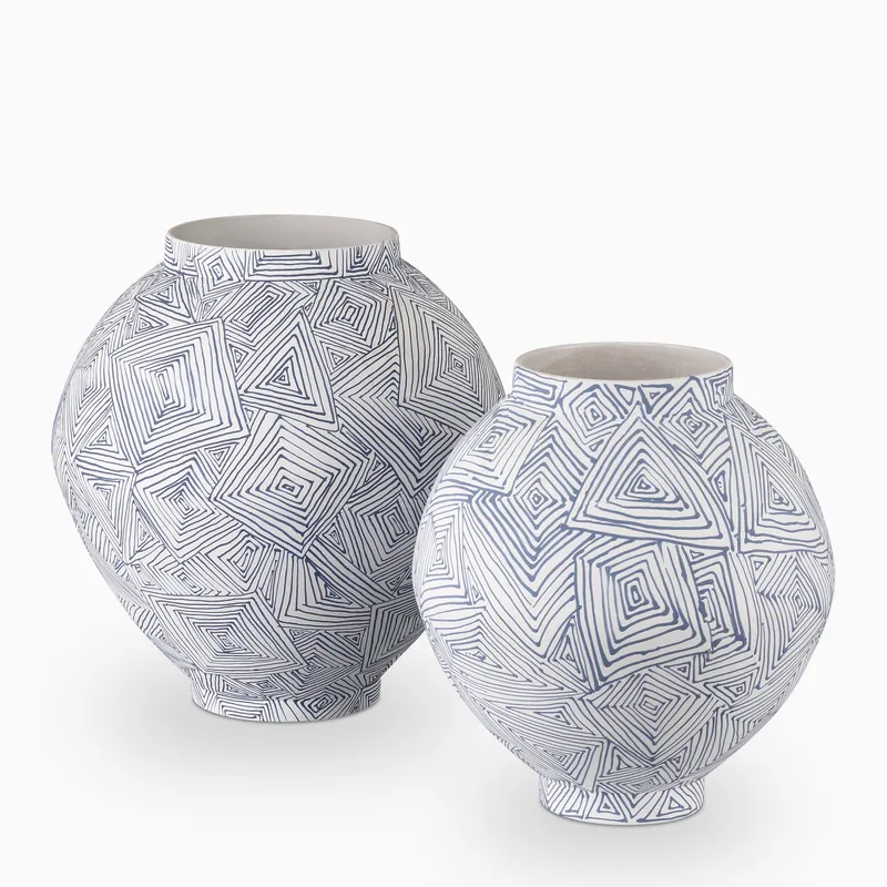 em_260051_farrow_vase_la_0003.jpg