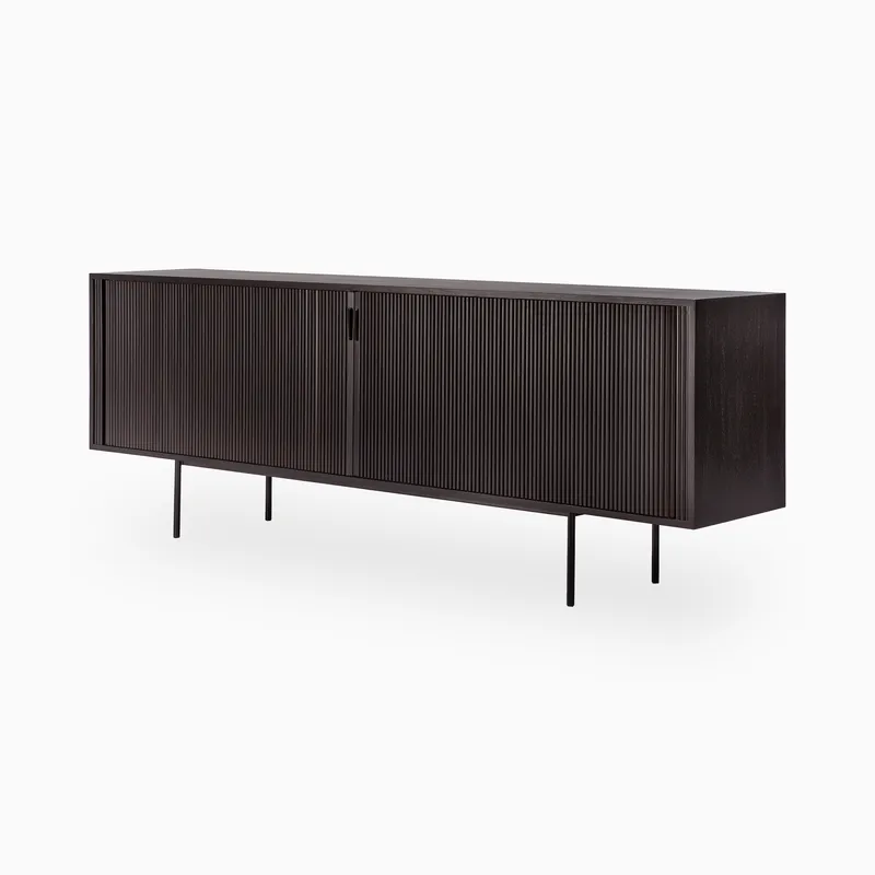 em_290104_maeve_sideboard_va_te_of_bl_88_0001.jpg