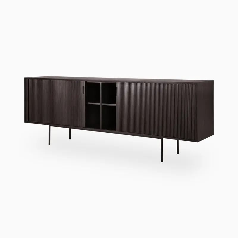 em_290104_maeve_sideboard_va_te_of_bl_88_0002.jpg