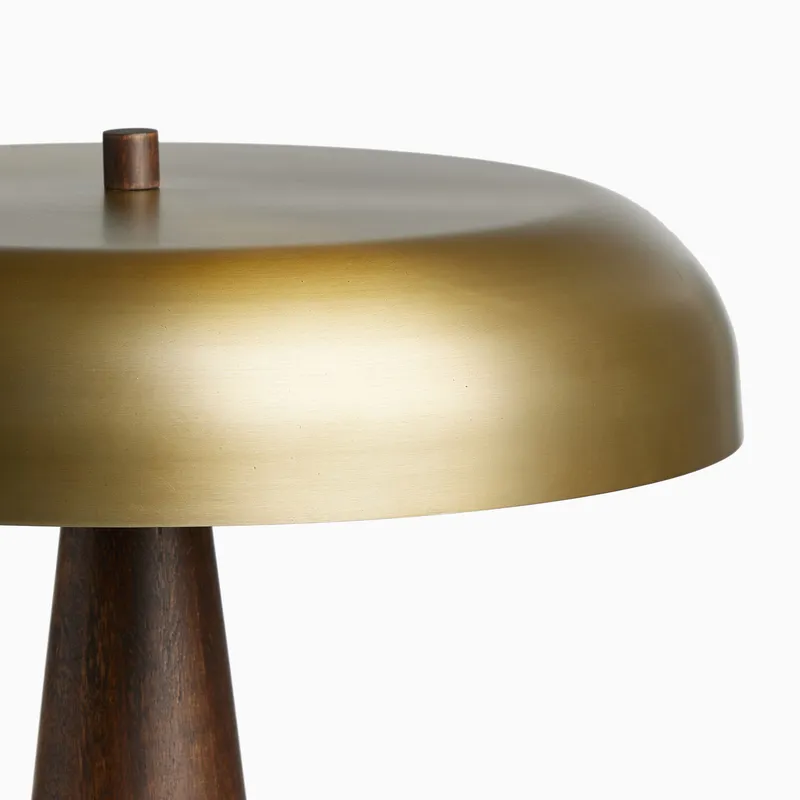 em_290225_nova_table_lamp_0002.jpg